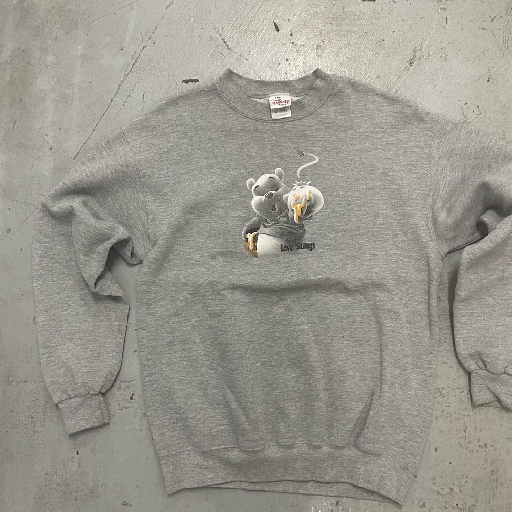 winnie the pooh love stings sweater medium 